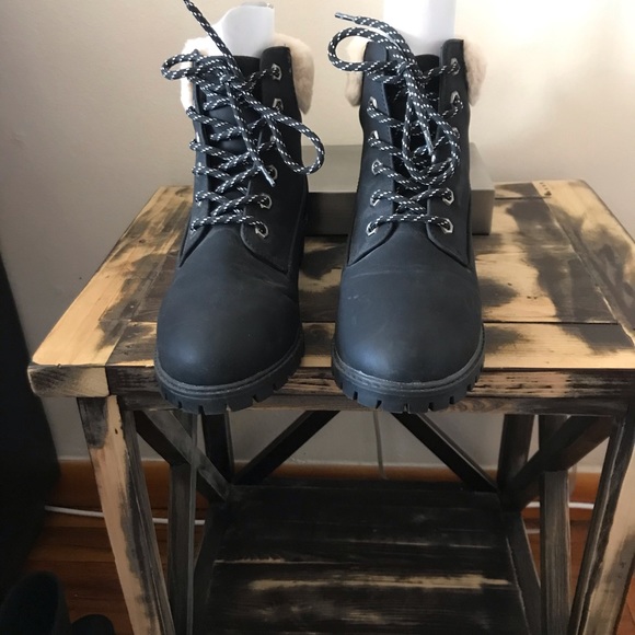 NWT Women’s madden girl boots - Picture 3 of 7